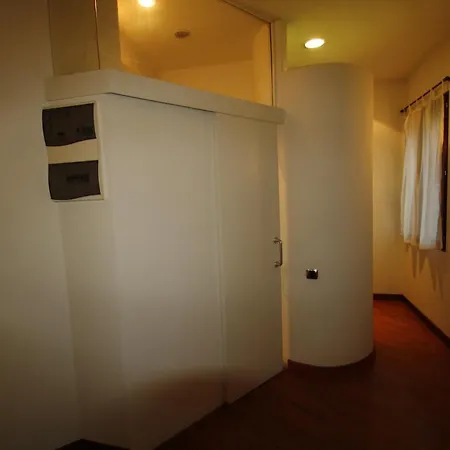 Atico Centro Con Terraza -pl Italia 아파트
